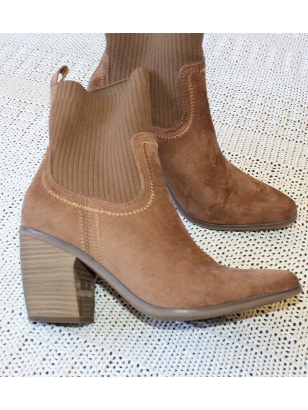 Universal Thread Kinley faux suede ankle boots Size 9 knit sock-like block heel - Picture 4 of 8
